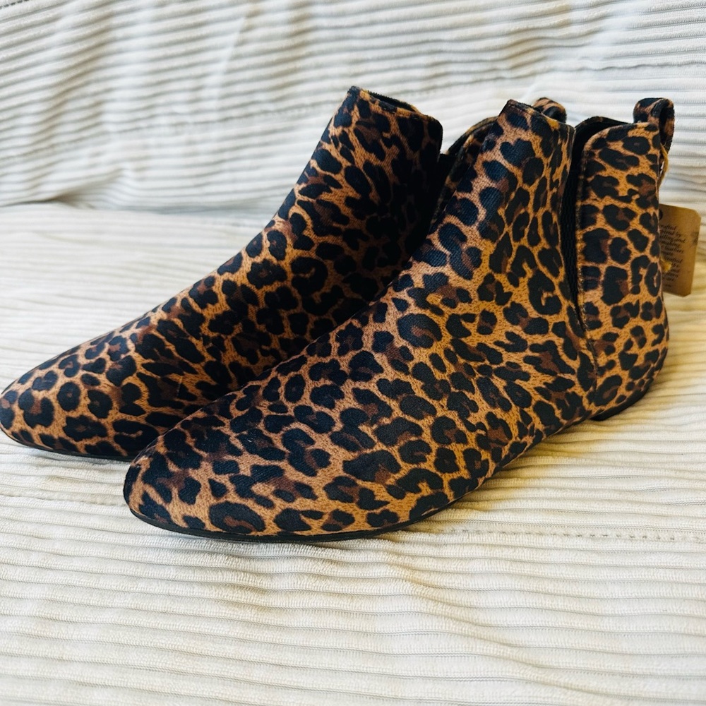 BORN LEOPARD PRINT REMO BOOTIE WOMEN'S BOOTS NWOB